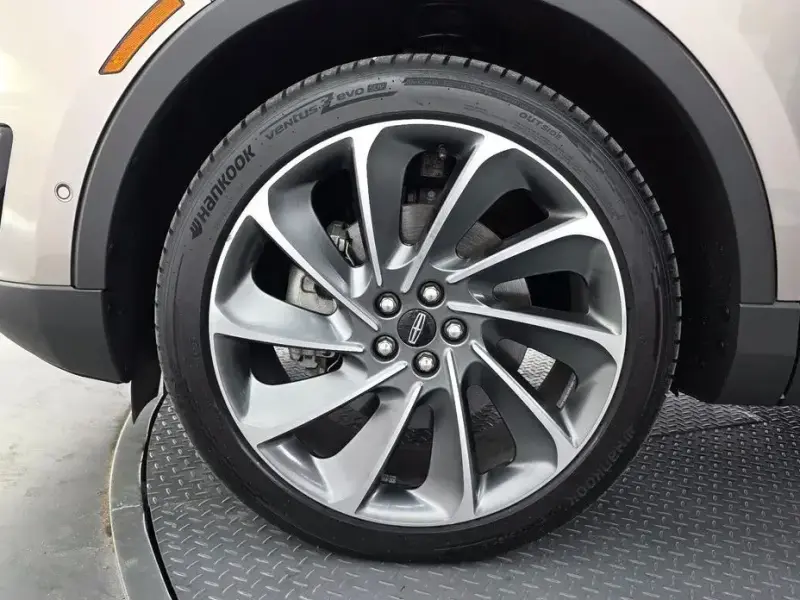 2020 Lincoln Nautilus с пробегом 72 443 км