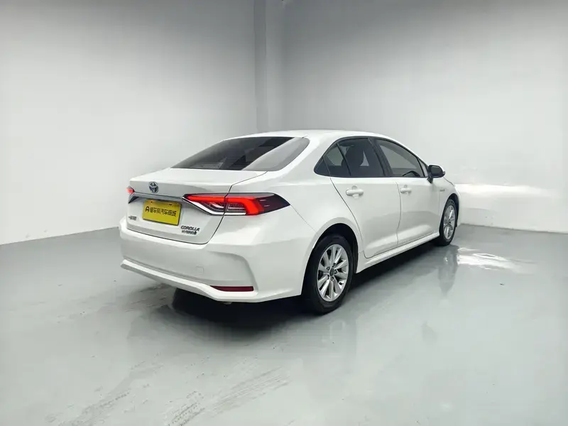 2023 Toyota Corolla с пробегом 27 500 км