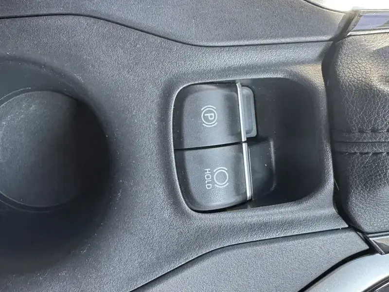 2023 Toyota Corolla с пробегом 86 800 км