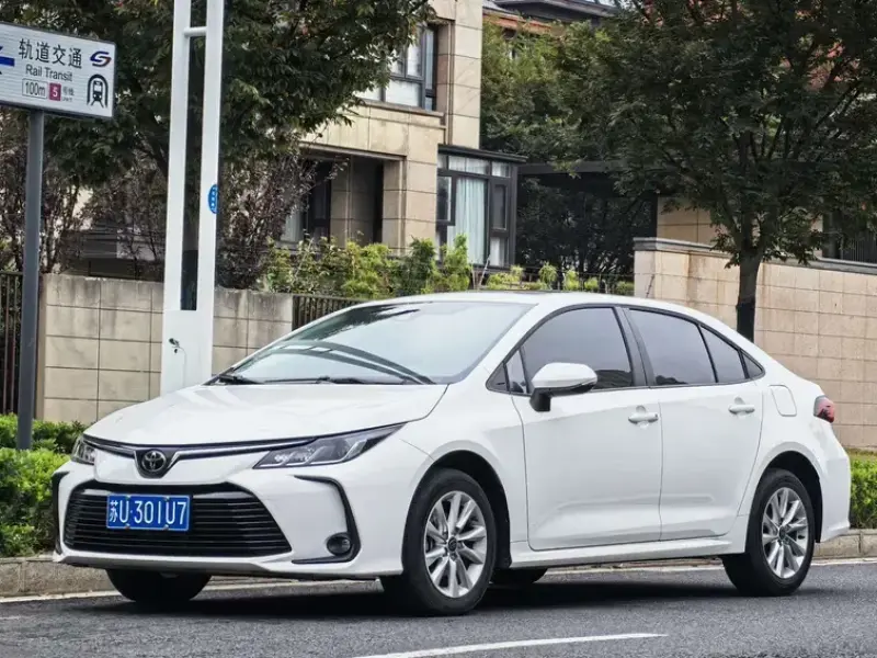2023 Toyota Corolla с пробегом 32 000 км