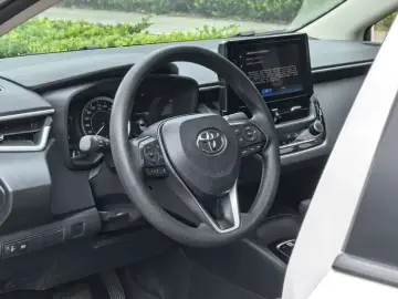 2023 Toyota Corolla с пробегом 32 000 км