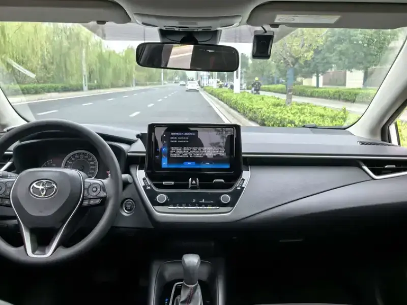 2023 Toyota Corolla с пробегом 32 000 км