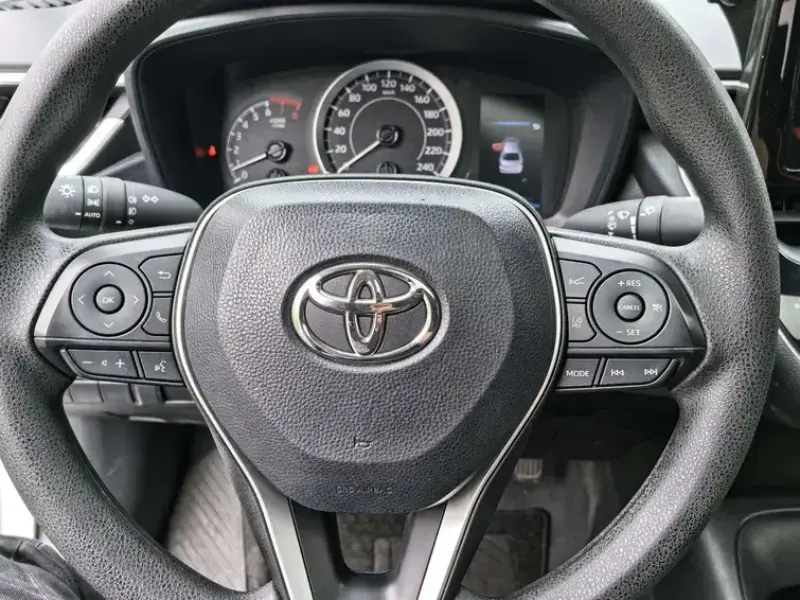 2023 Toyota Corolla с пробегом 32 000 км