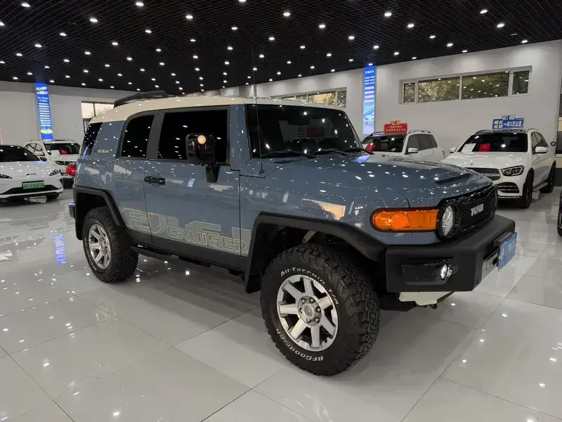 2020 Toyota FJ Cruiser с пробегом 89 000 км