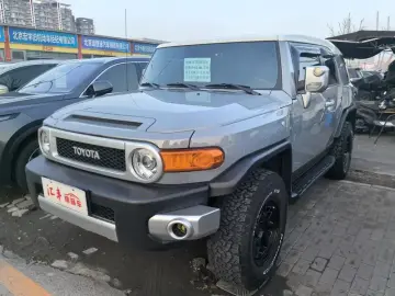 2023 Toyota FJ Cruiser с пробегом 30 000 км