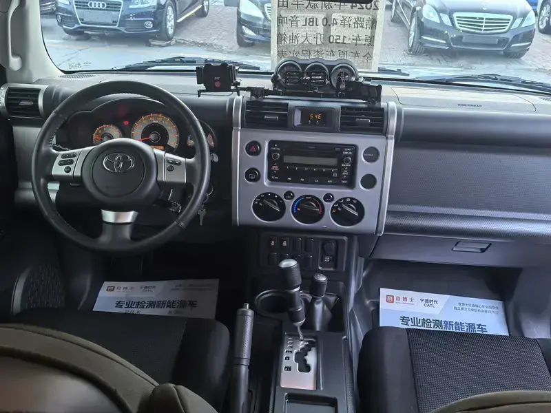 2023 Toyota FJ Cruiser с пробегом 30 000 км