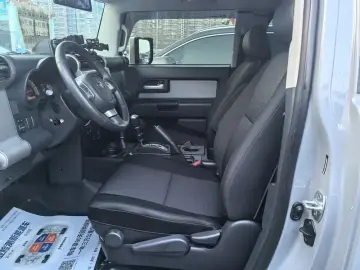 2023 Toyota FJ Cruiser с пробегом 30 000 км
