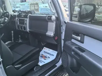 2023 Toyota FJ Cruiser с пробегом 30 000 км