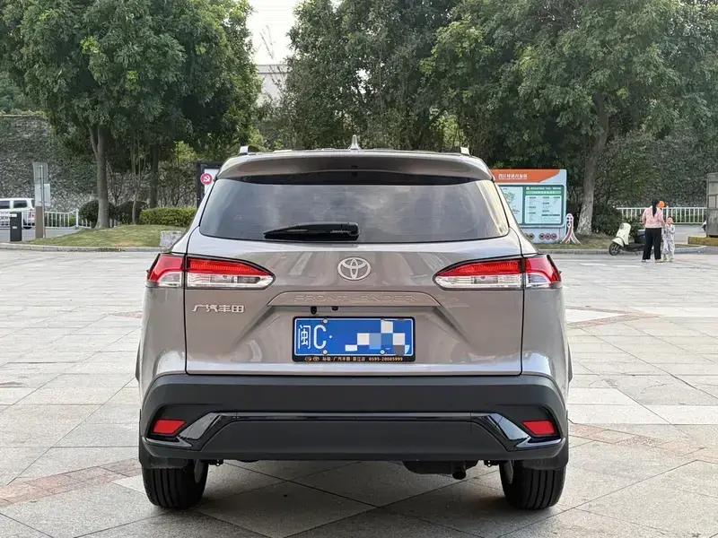 2026 Toyota Frontlander с пробегом 3 000 км