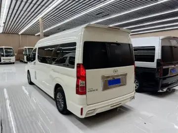 2023 Toyota HiAce с пробегом 78 000 км