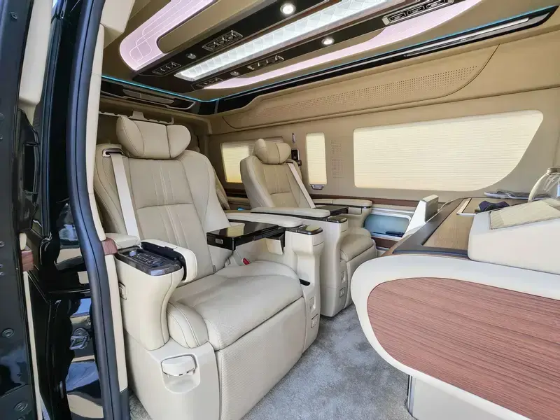 2025 Toyota HiAce с пробегом 6 000 км