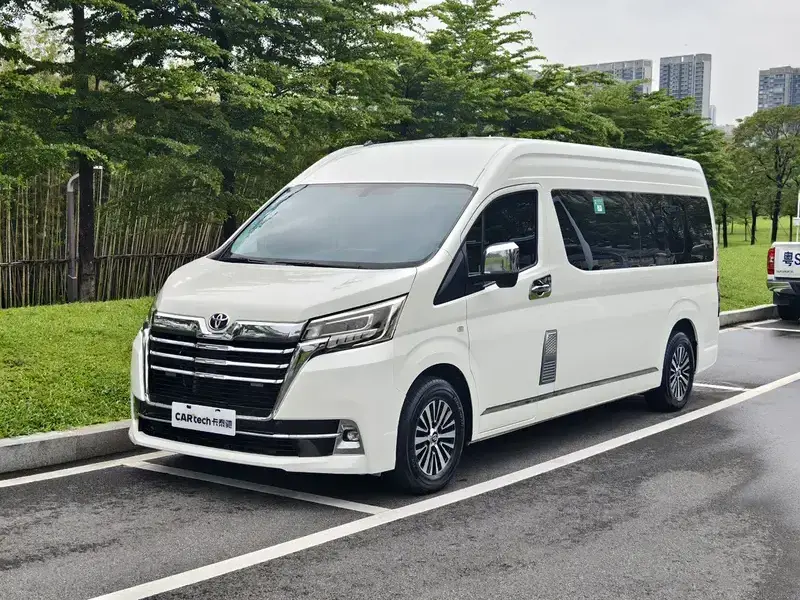 2021 Toyota HiAce с пробегом 68 900 км