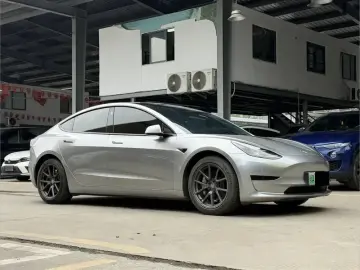 2021 Tesla Model 3 с пробегом 50 000 км