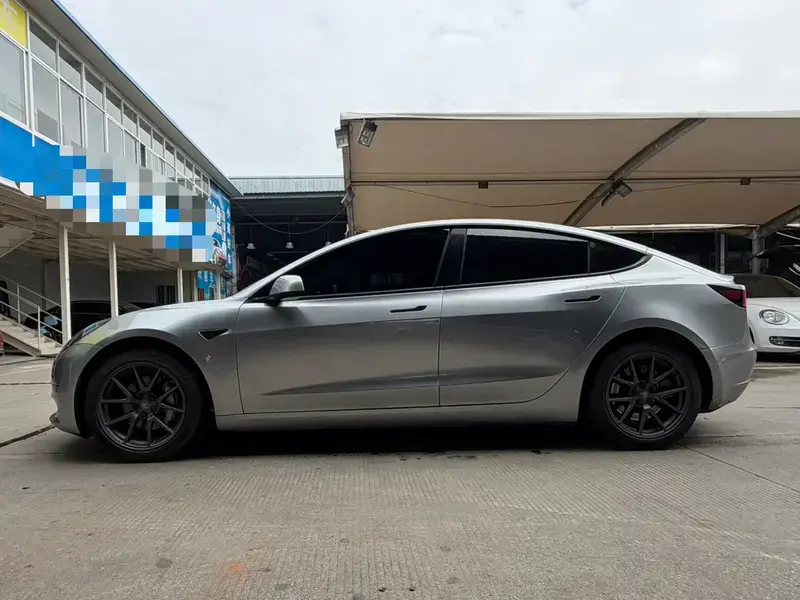2021 Tesla Model 3 с пробегом 50 000 км