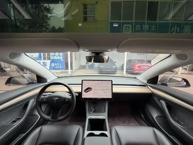 2021 Tesla Model 3 с пробегом 50 000 км