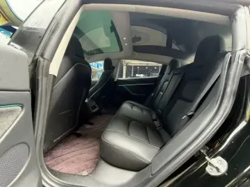 2021 Tesla Model 3 с пробегом 50 000 км