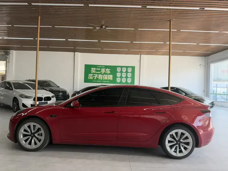 2022 Tesla Model 3 с пробегом 48 000 км