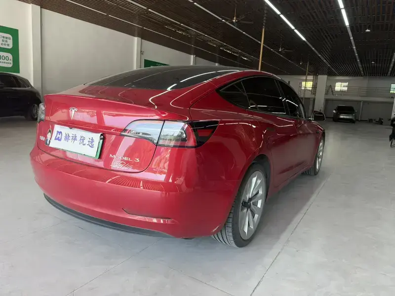 2022 Tesla Model 3 с пробегом 48 000 км