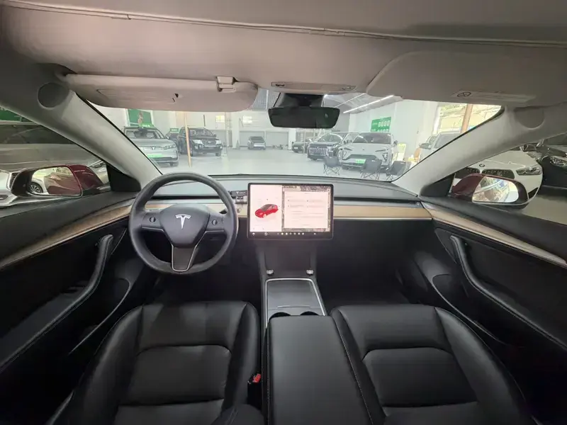 2022 Tesla Model 3 с пробегом 48 000 км