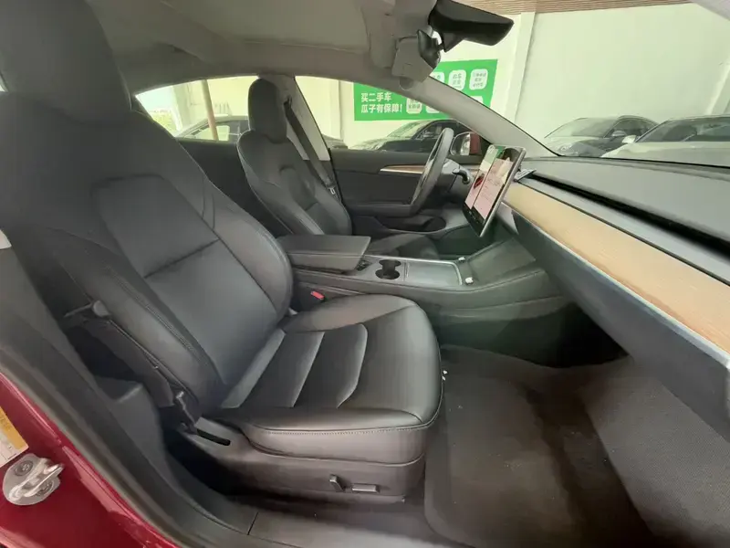 2022 Tesla Model 3 с пробегом 48 000 км