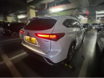 2022 Toyota Highlander с пробегом 56 000 км