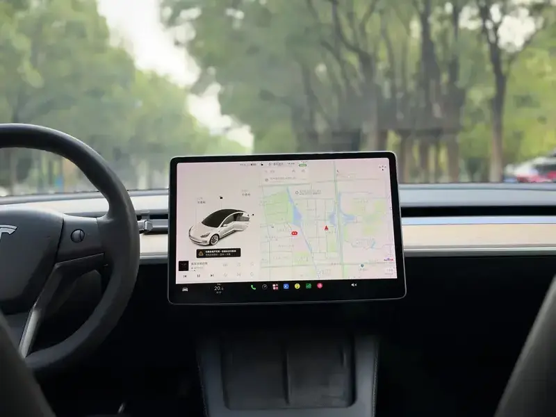 2021 Tesla Model 3 с пробегом 70 000 км