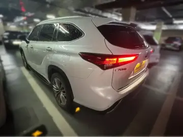 2022 Toyota Highlander с пробегом 56 000 км