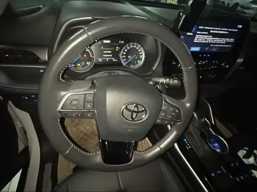 2022 Toyota Highlander с пробегом 56 000 км
