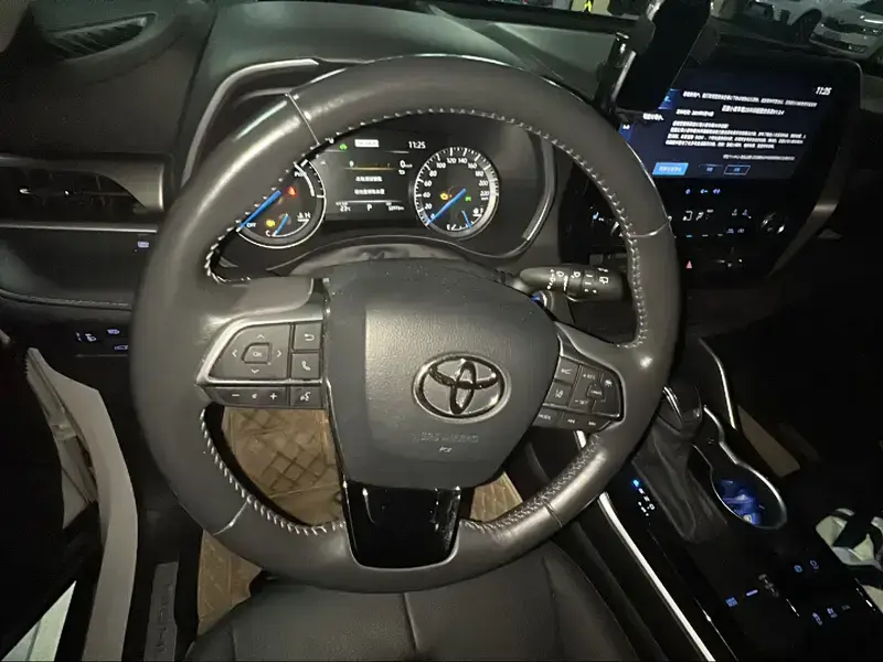 2022 Toyota Highlander с пробегом 56 000 км