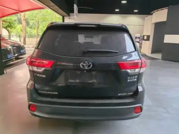 2021 Toyota Highlander с пробегом 60 000 км