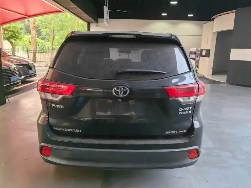 2021 Toyota Highlander с пробегом 60 000 км