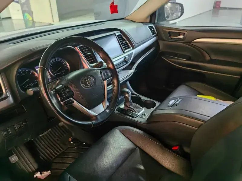 2021 Toyota Highlander с пробегом 60 000 км