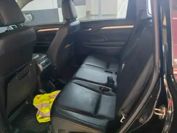 2021 Toyota Highlander с пробегом 60 000 км