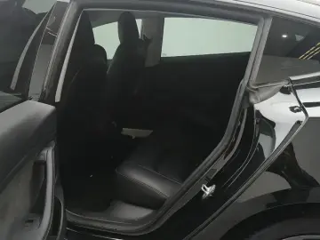 2022 Tesla Model 3 с пробегом 67 900 км