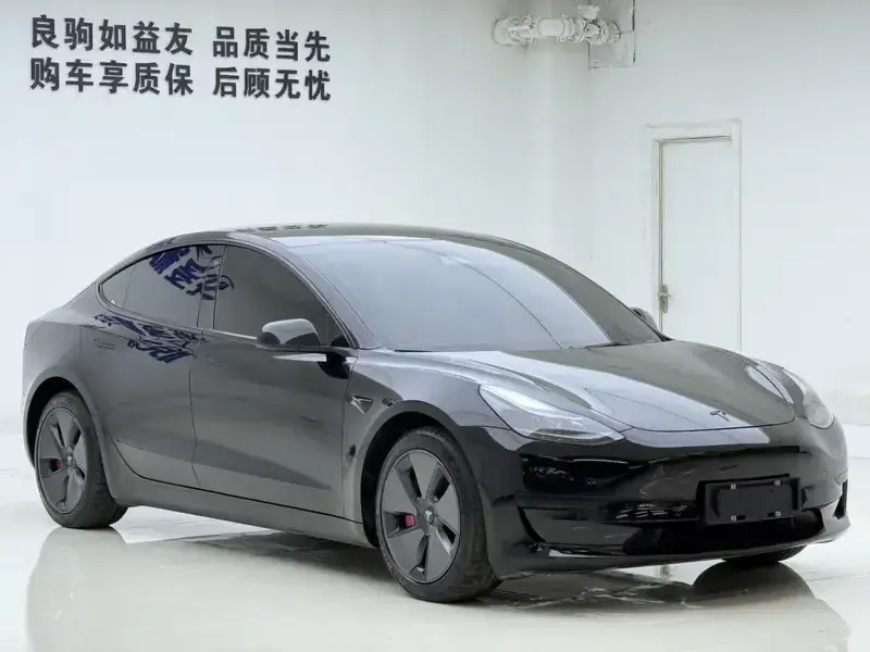2022 Tesla Model 3 с пробегом 79 000 км