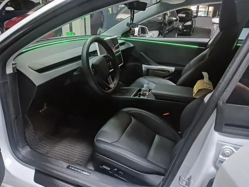 2023 Tesla Model 3 с пробегом 32 000 км