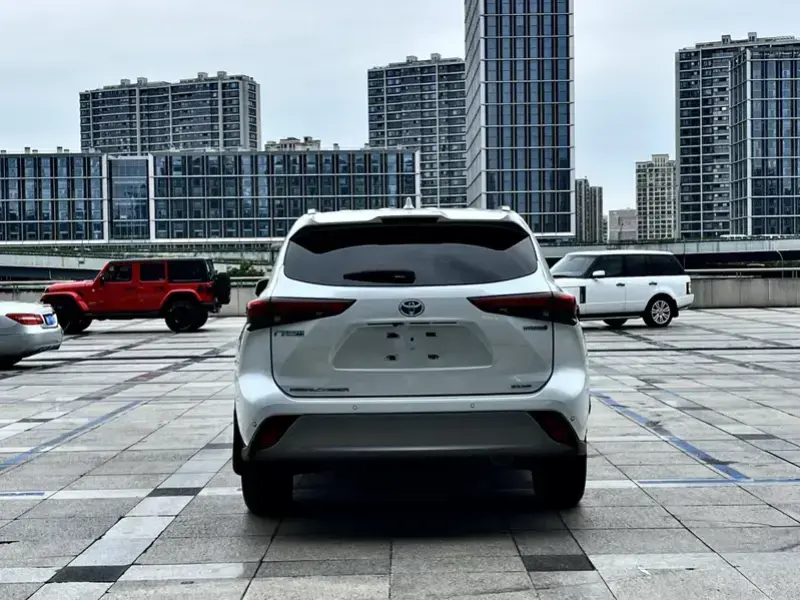 2022 Toyota Highlander с пробегом 59 000 км