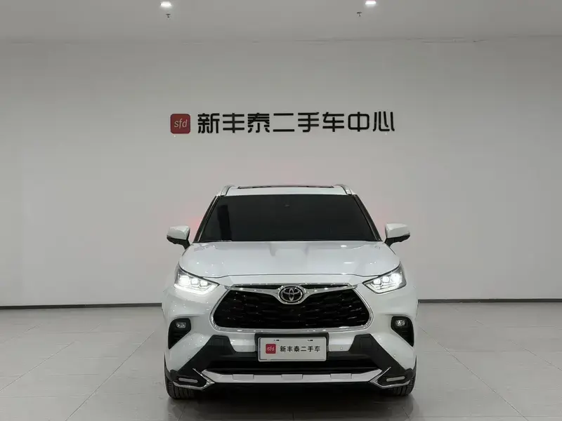 2026 Toyota Highlander с пробегом 7 800 км