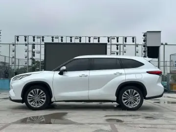 2022 Toyota Highlander с пробегом 109 000 км