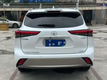 2022 Toyota Highlander с пробегом 109 000 км