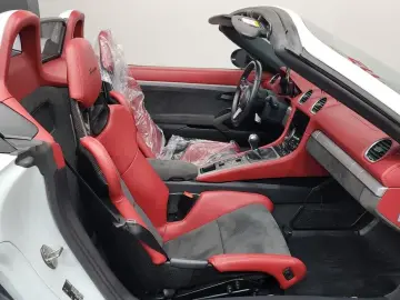 2020 Porsche Boxster с пробегом 24 633 км