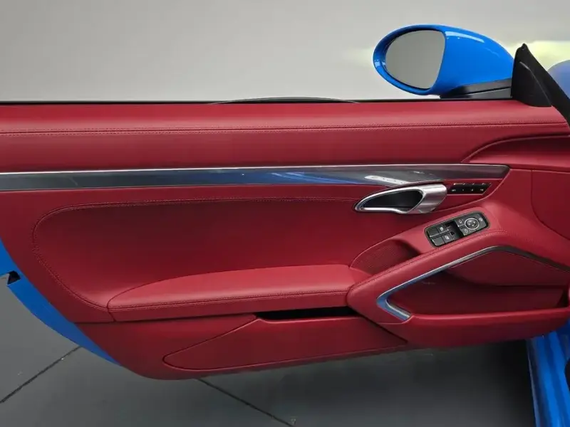 2024 Porsche Boxster с пробегом 2 853 км