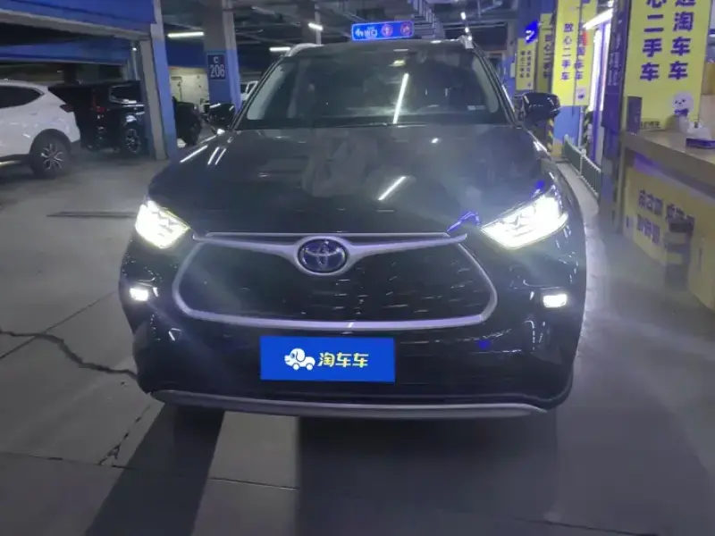 2022 Toyota Highlander с пробегом 46 000 км