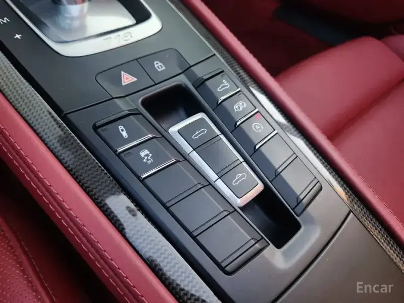 2023 Porsche Boxster с пробегом 15 374 км