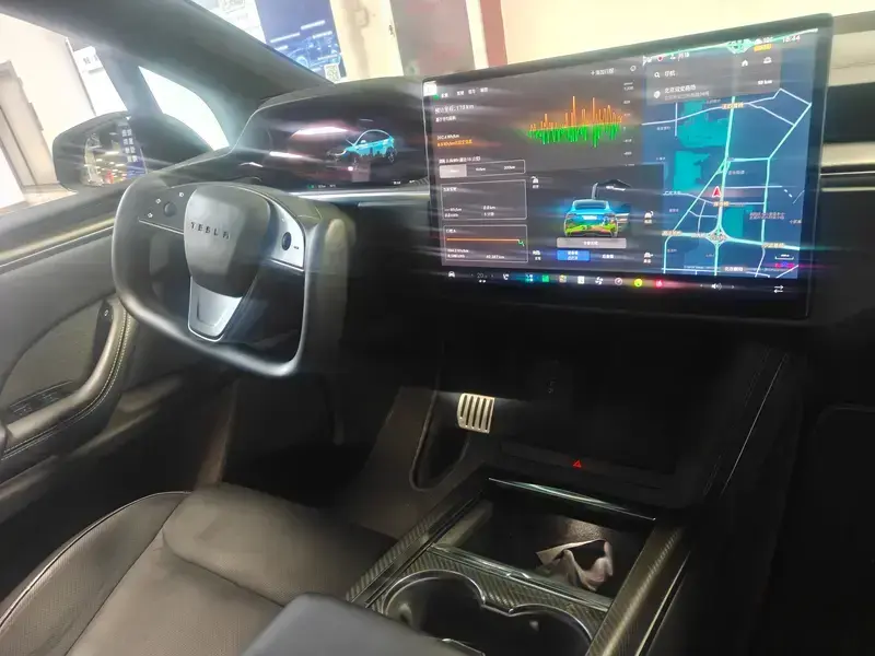 2023 Tesla Model X с пробегом 49 300 км