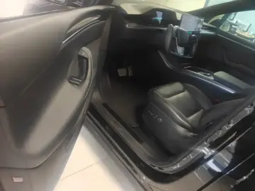2023 Tesla Model X с пробегом 49 300 км