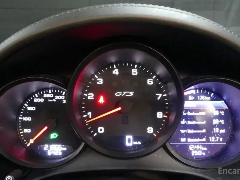 2020 Porsche Boxster с пробегом 21 900 км