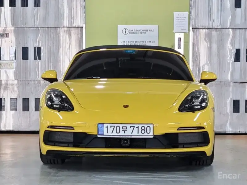 2022 Porsche Boxster с пробегом 19 300 км