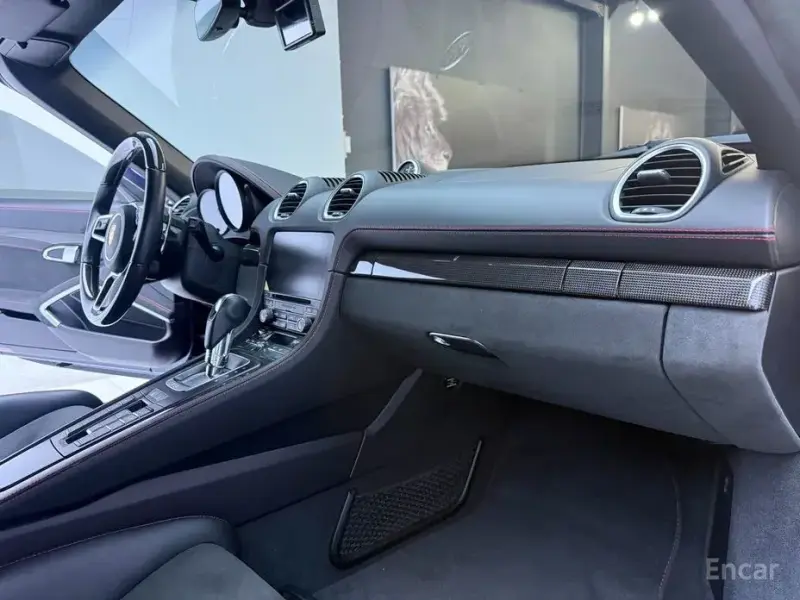 2021 Porsche Boxster с пробегом 21 600 км