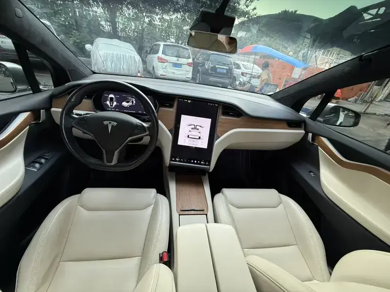 2019 Tesla Model X с пробегом 120 000 км